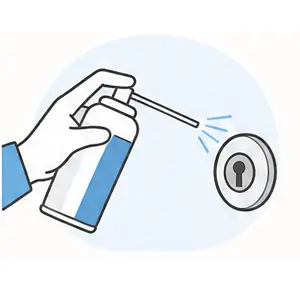 エアダスターで鍵穴の異物を除去する手順