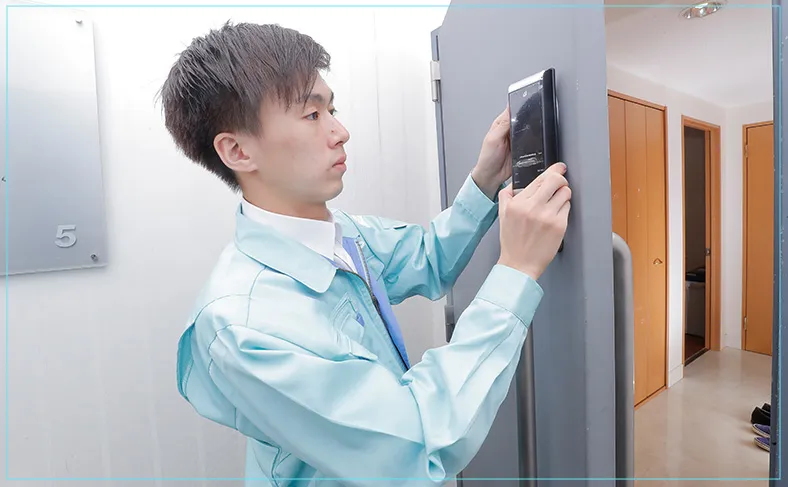 ロックセンターでは電子錠交換や防犯カメラ設置が可能