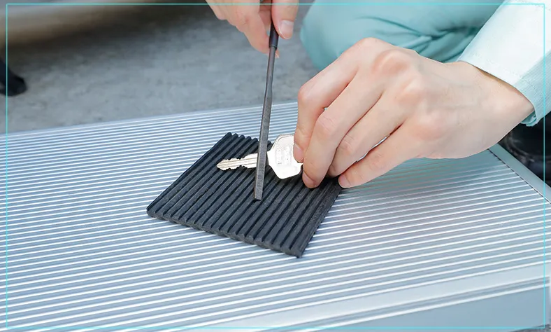 折れた鍵は修理できない